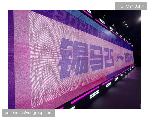 揭秘[选手名]的电脑房：这一面墙的奖杯才是最贵的装潢